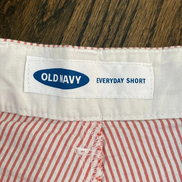 Old Navy Everyday shorts - Picture 2 of 3